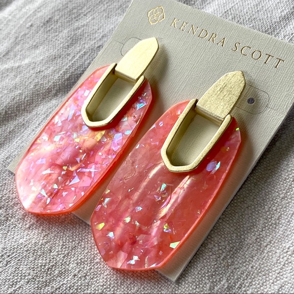 NWT Kendra Scott Large Kailyn Coral Statement Drop - Picture 3 of 9